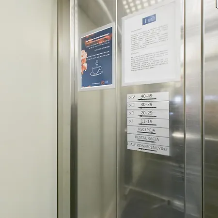 Galopu 7 Superapart - Blisko Lotniska I Toru Sluzewiec Apartman Varsó