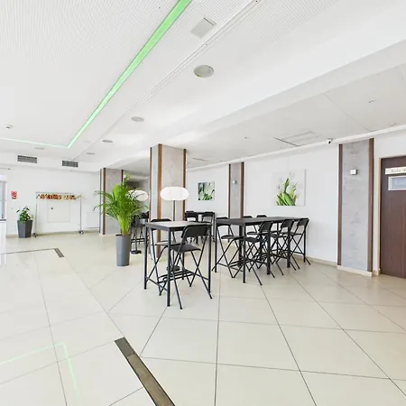 Galopu 7 Superapart - Blisko Lotniska I Toru Sluzewiec * Varsó