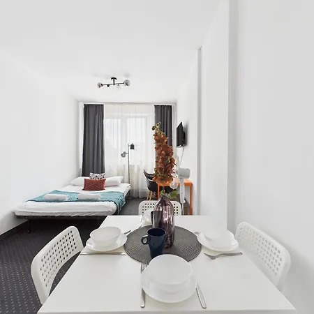 Galopu 7 Superapart - Blisko Lotniska I Toru Sluzewiec Warschau